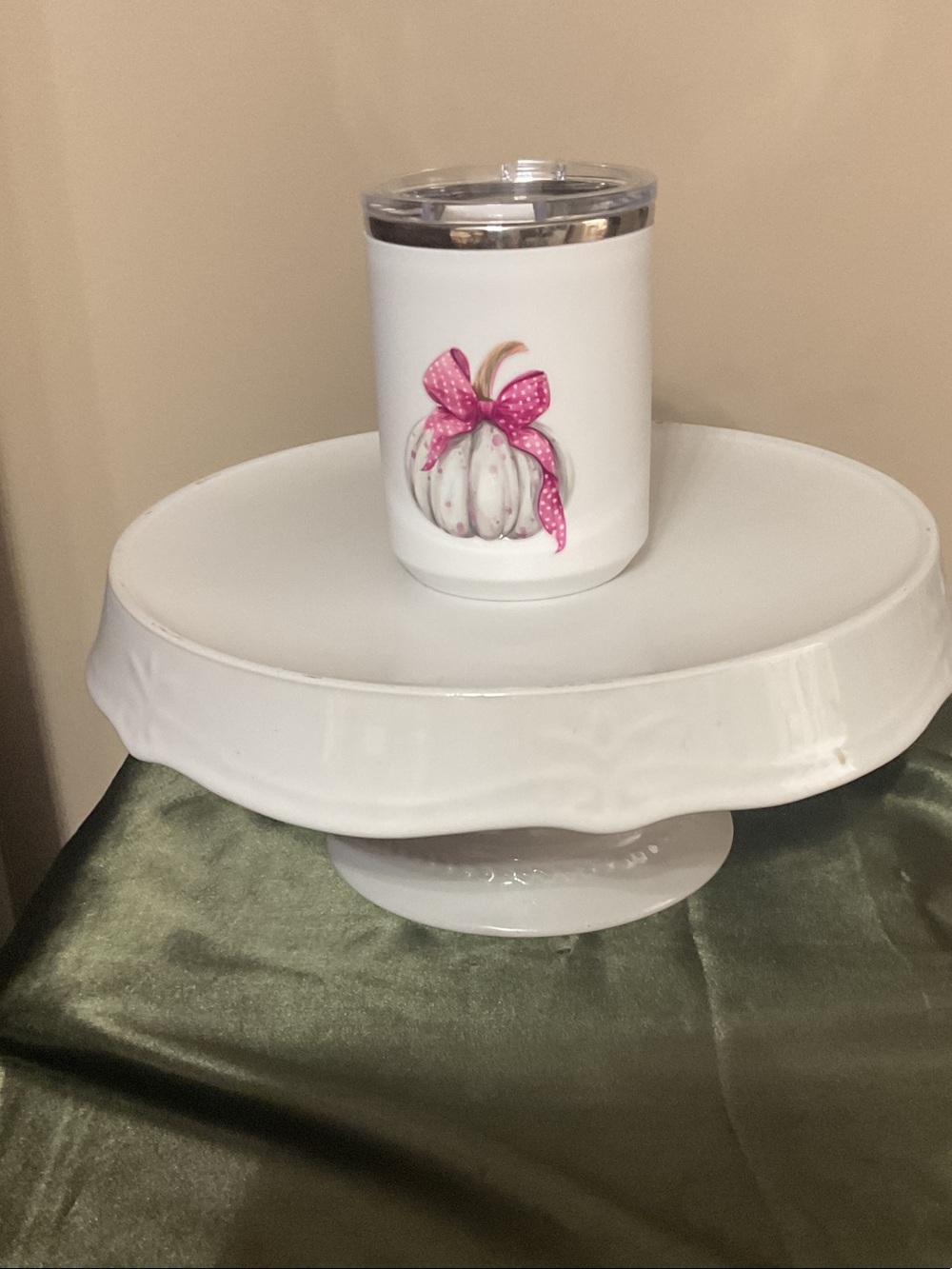Source Unknown White Tumbler with Pink Bow Pumpkin